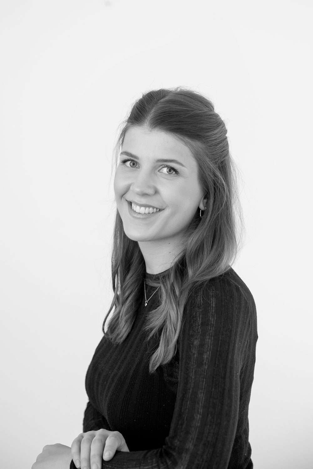 Porträt von Leonie Buchstab, Heilpraktikerin, staatlich anerkannte Kosmetikerin